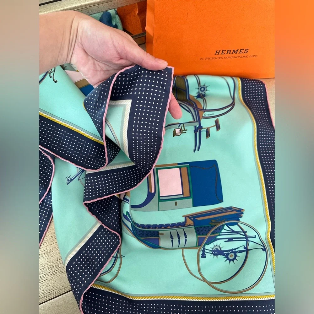 SOLD! Gorgeous Hermes La Perriere 100%Silk Scarf 90x90 Light Blue Colors - Picture 6 of 14